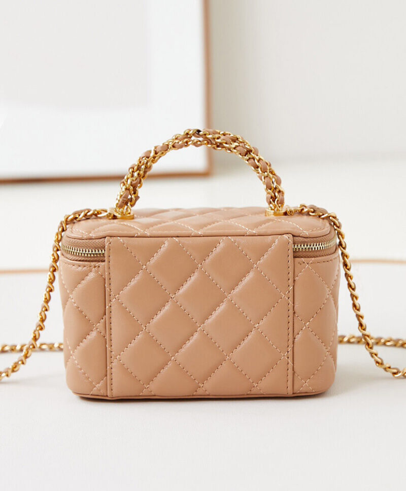 Chanel Clutch With Chain AP4168
